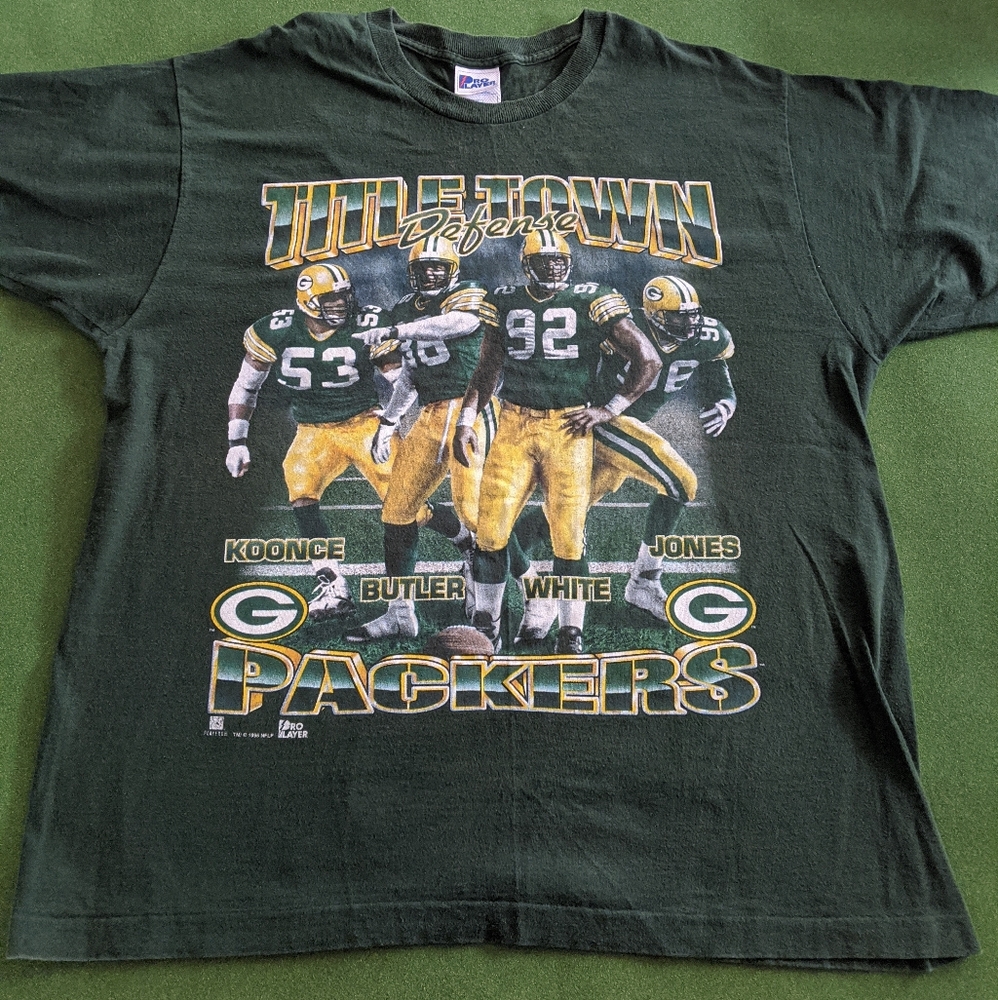 Pro Player Green Bay Packers Titletown Defense Tee